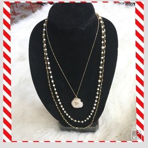 💕🙏🏾FLASH SALE🌹🌹🌹Pearl and gold necklace💝